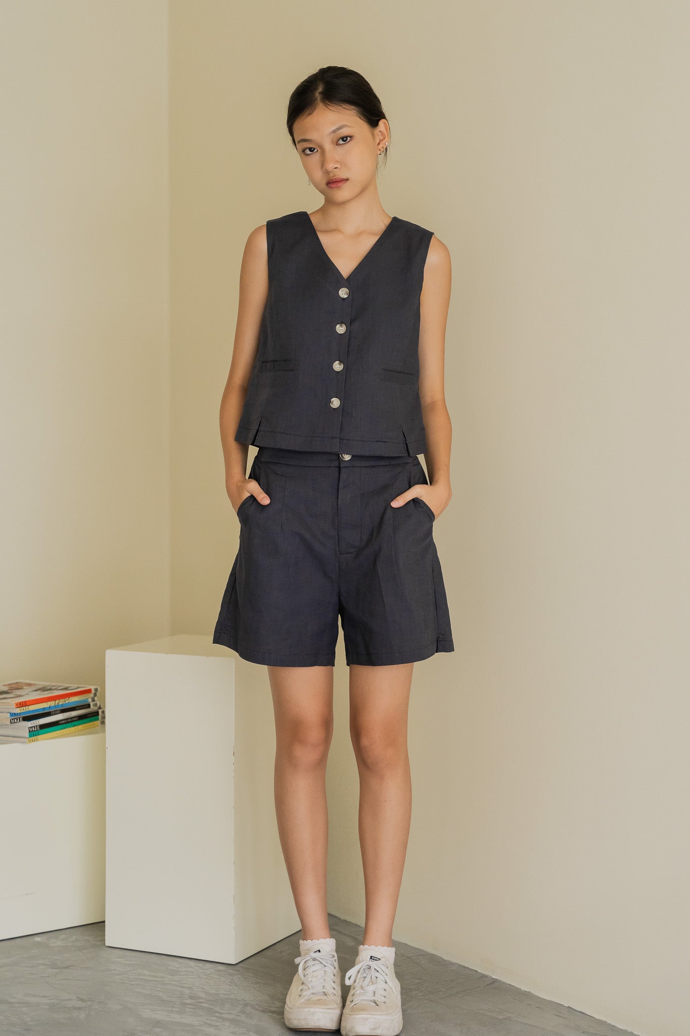 Cropped Linen Vest in Dark Blue