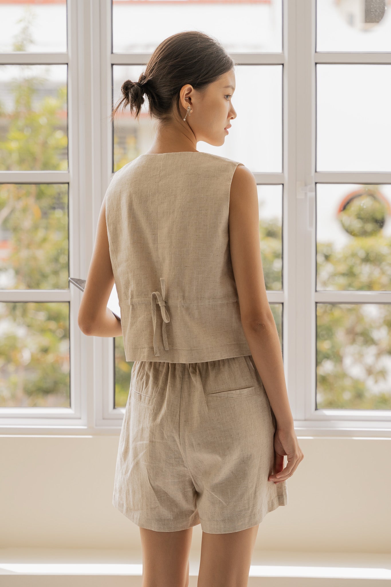 Cropped Linen Vest in Natural