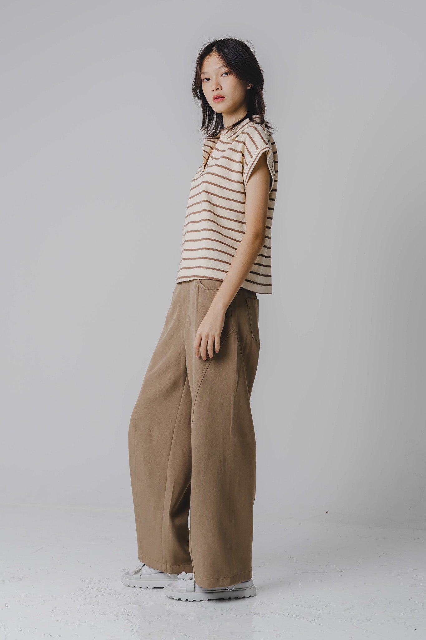 Curve Panel Trousers in Khaki