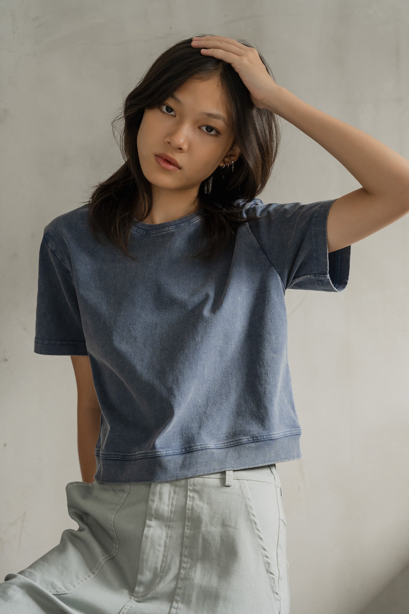 Acid Washed Cropped Tee in Blue