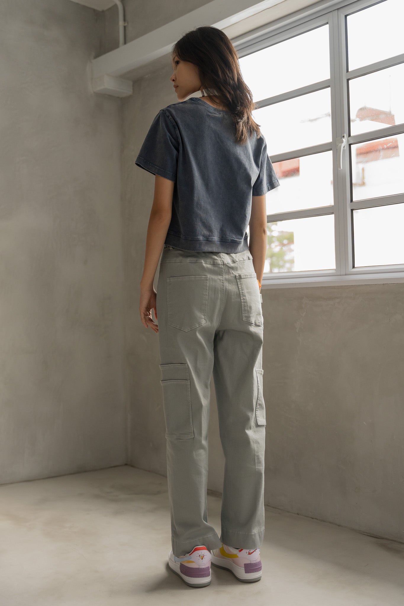 Contrast Stitch Denim Cargo Pants in Grey/White