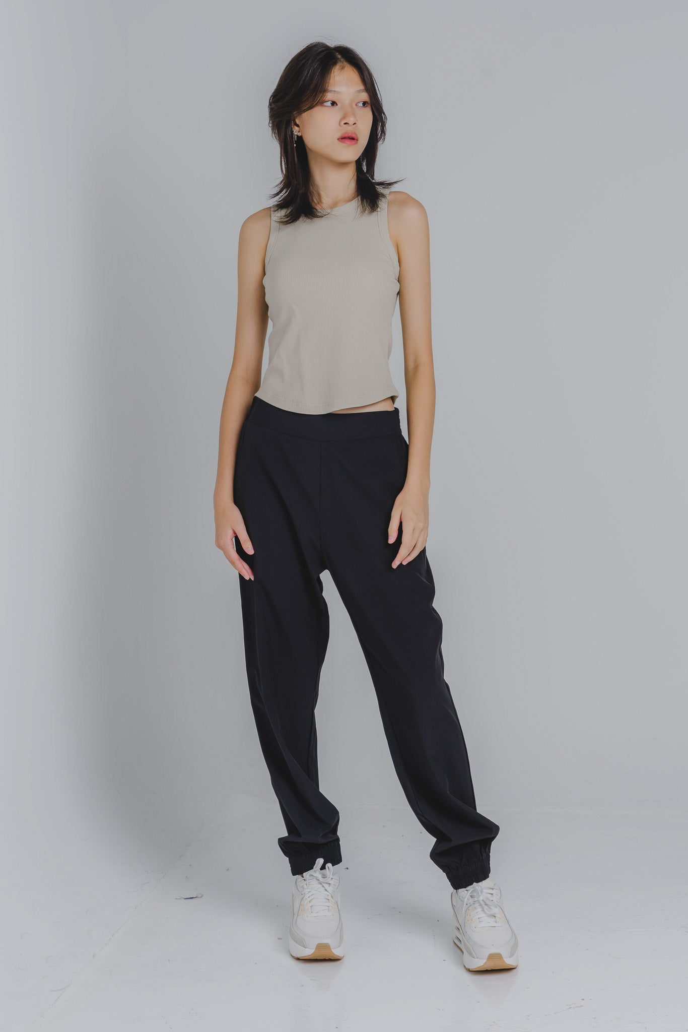 Staple Lightweight Joggers in Black