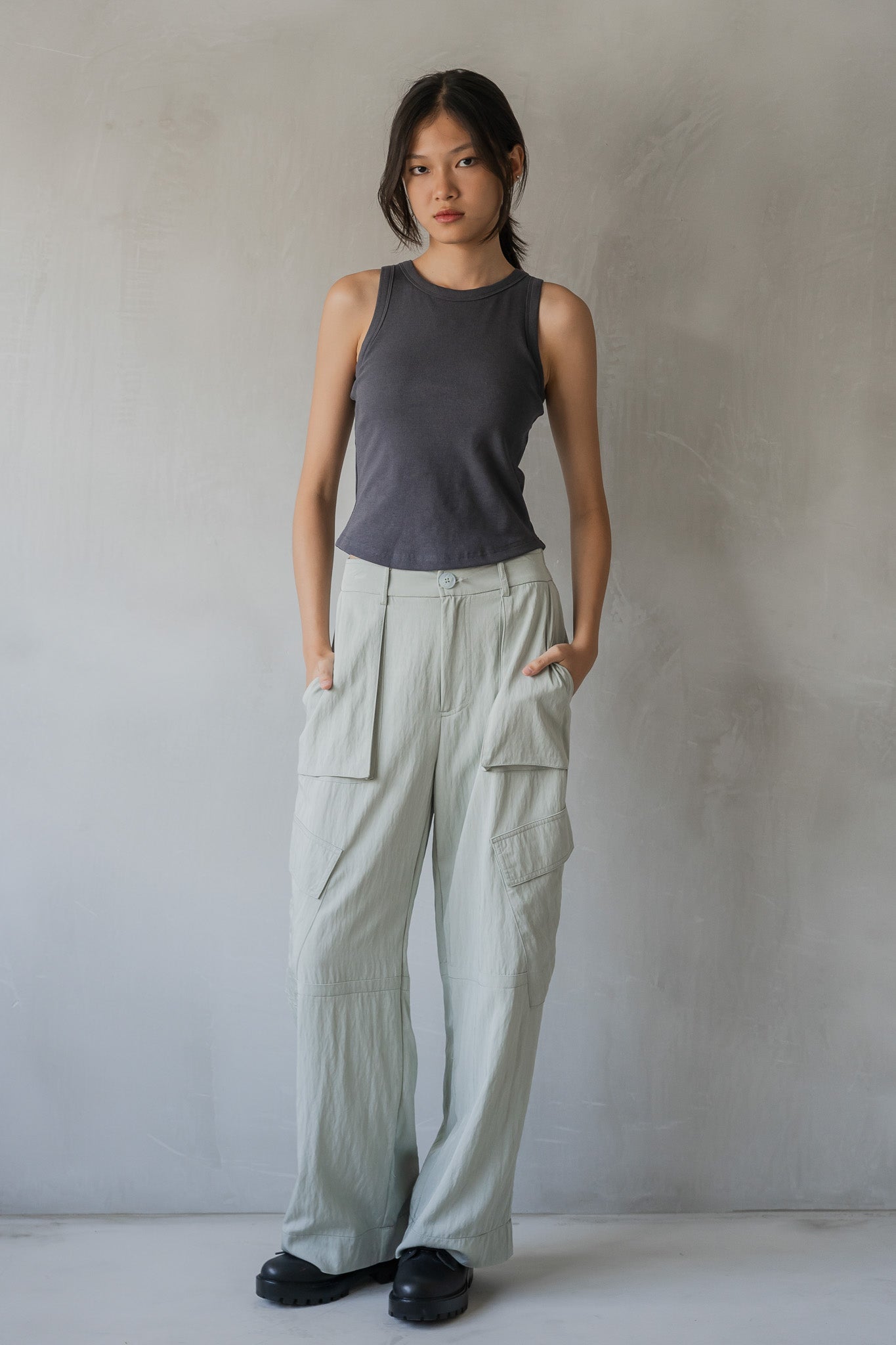 Slant Pocket Cargo Pants in Light Green